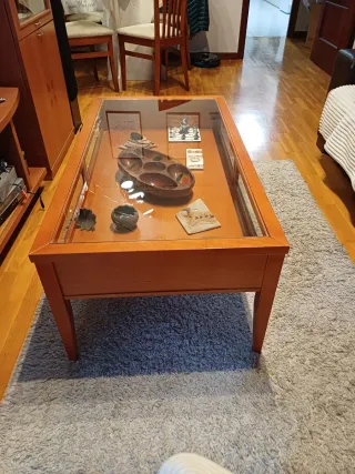 Mesa centro madera cerezo y cristal