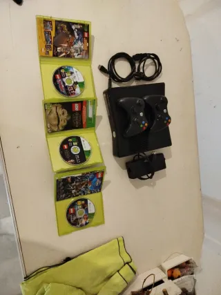 Xbox 360 con 4 juegos