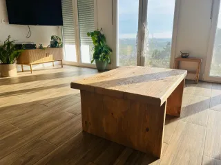 Mesa de centro de madera rústica