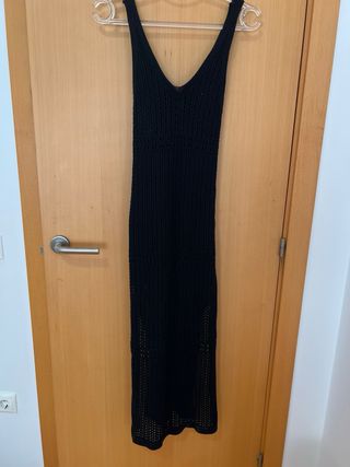 Vestido negro Stradivarius