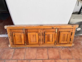 Ventanas de madera con postigos