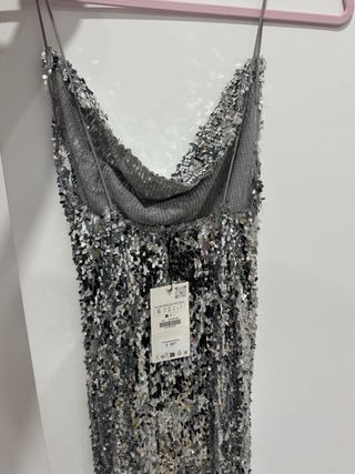 Vestido longo lantejoulas dourado e prateado