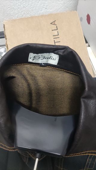 Cazadora vaquera con detalles en piel Talla L