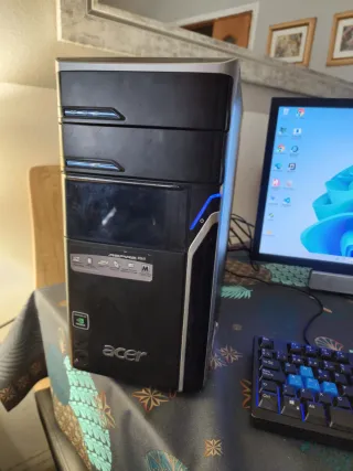PC Escritorio Acer Negro y Azul