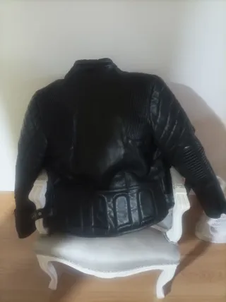 Chaqueta de moto custom de cuero talla 52 .