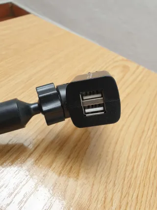 Soporte Móvil Coche USB Flexible