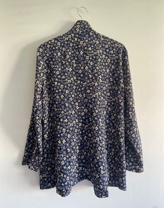 Camisa Vintage Floral Azul y Beige