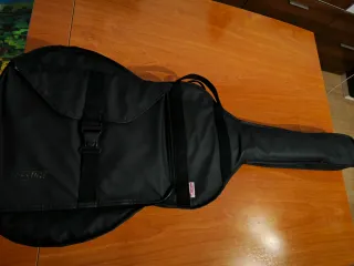 Guitarra Española Alhambra 4C.