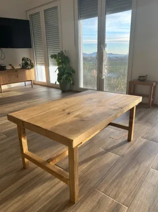 Mesa de centro de madera rústica