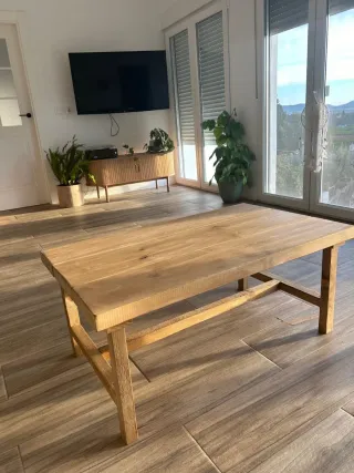 Mesa de centro de madera rústica