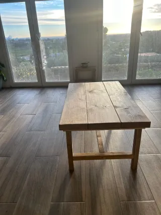 Mesa de centro de madera rústica