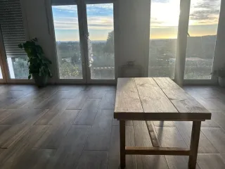 Mesa de centro de madera rústica