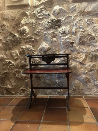 Mesa auxiliar vintage madera y cuero