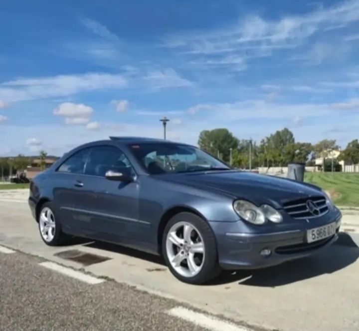 Mercedes-Benz  CLK 2004 - foto 1