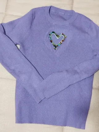Maglia viola con cuore gioiello
