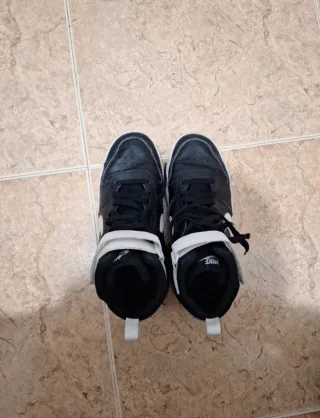 Zapatillas Nike Negras y Blancas