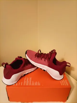 T38 Nike Free Metcon 6