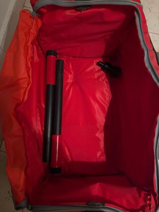 Aspiradora portátil roja