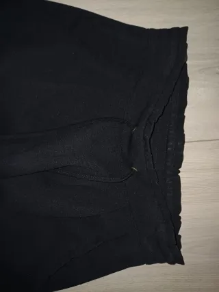 Pantalón negro de traje