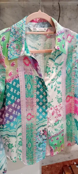 Camisa Zara satinada estampada T.M