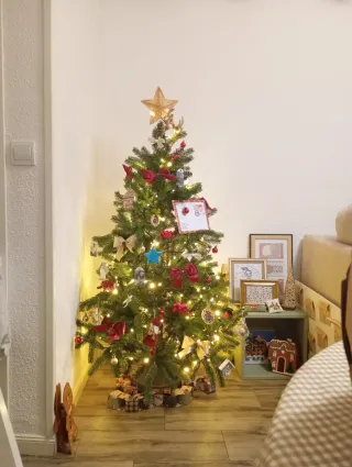 Árbol de Navidad de calidad sin adornos