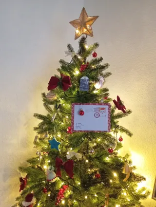 Árbol de Navidad de calidad sin adornos