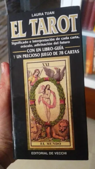 El Tarot de Laura Tuan - Editorial Vecchi