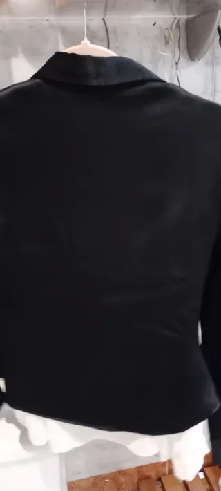 Camisa Zara negra entallada satinada T.M