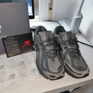 Zapatillas New Balance 2002R Nuevas