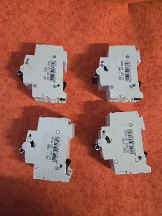 4 Interruptores magnetotérmico ABB S201-NA 10A
