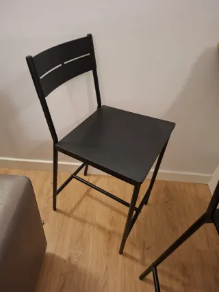 Conjunto de 4 taburetes altos