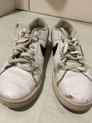 Zapatillas Nike Blancas y Negras