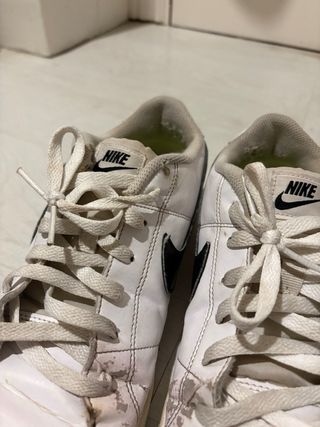 Zapatillas Nike Blancas y Negras