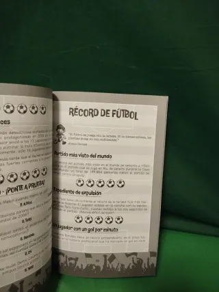 Libro 100 Hechos increíbles sobre el Fútbol