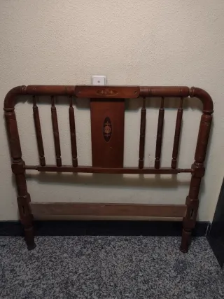 Dos cabeceros de cama de madera de 105cm