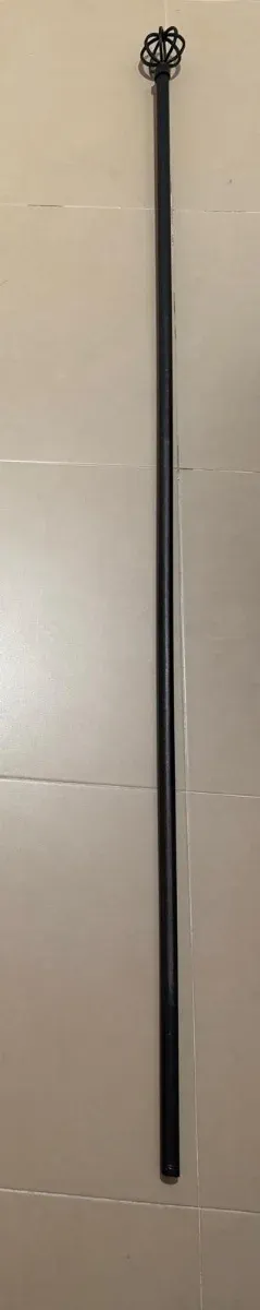 Barra de cortina de metal negra