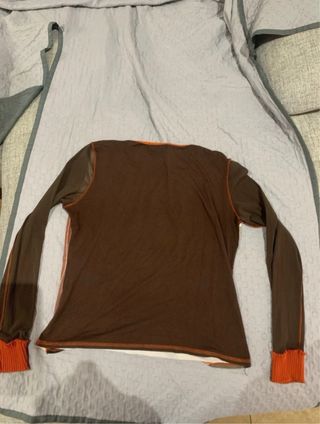 Camiseta vintage marrón estampada