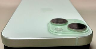 iPhone 15 Verde 128GB Como Nuevo