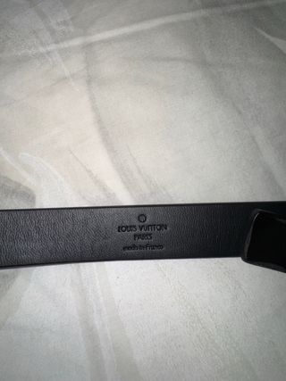 Cinturón Louis Vuitton Iniciales Negro Dorado 2cm