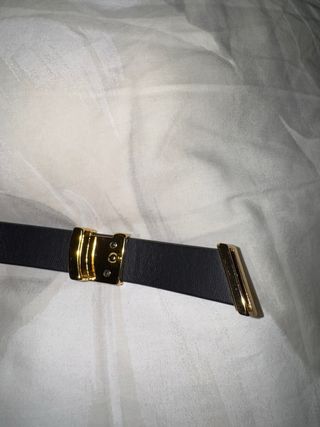 Cinturón Louis Vuitton Iniciales Negro Dorado 2cm