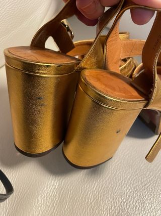 Sandalias doradas Chie Mihara