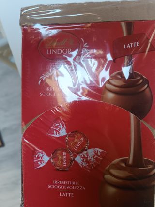 Scatola Lindor Sigillata. Consegna SOLO a mano.