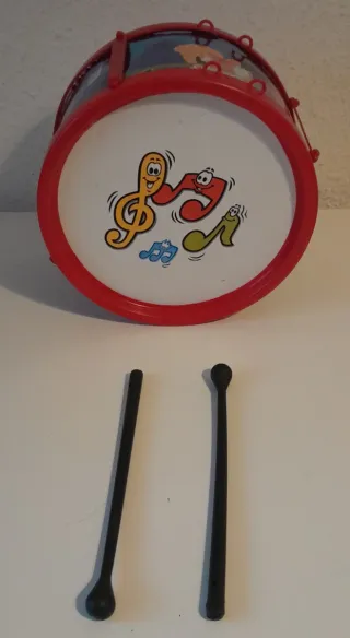 Tambor infantil con baquetas