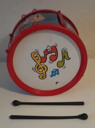 Tambor infantil con baquetas