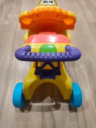 Cochecito andador león Fisher-Price