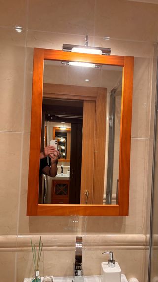 Mueble baño lavabo espejo madera