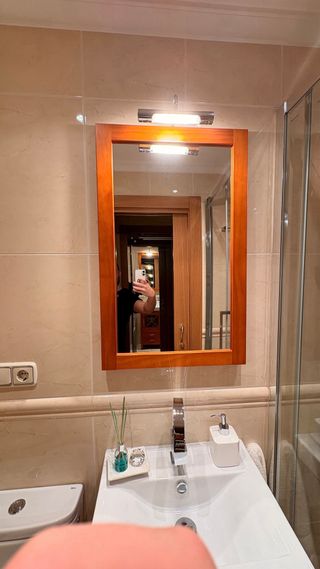 Mueble baño lavabo espejo madera