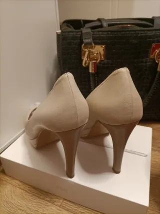 Zapatos Lodi Piel Beige Tacón Peep Toe