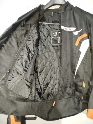 Chaqueta Moto Negra y Naranja