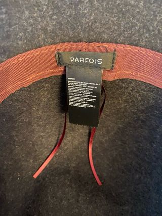 Sombrero Parfois Negro y Morado